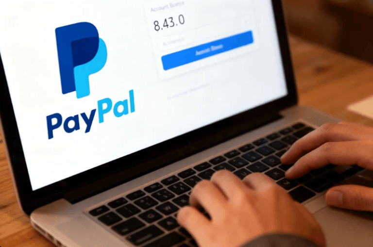 Ilustrasi proses pengiriman saldo PayPal ke aplikasi DANA melalui smartphone secara instan dan aman.